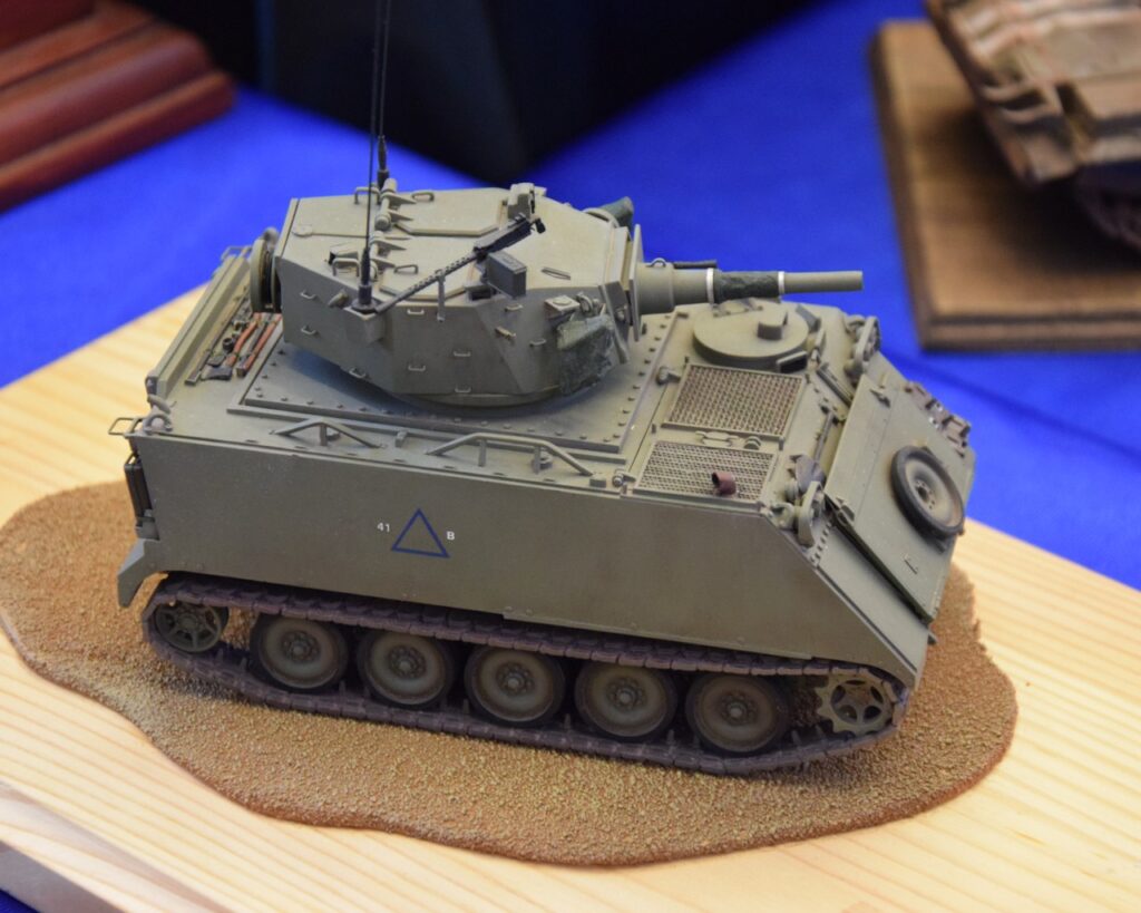 M 113