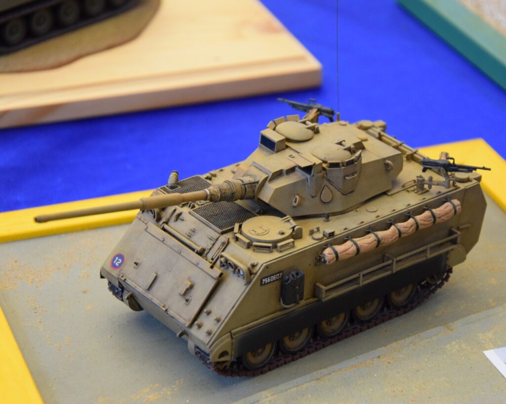 M 113