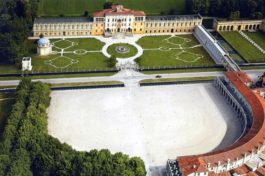 Villa Contarini e Piazza Camerini